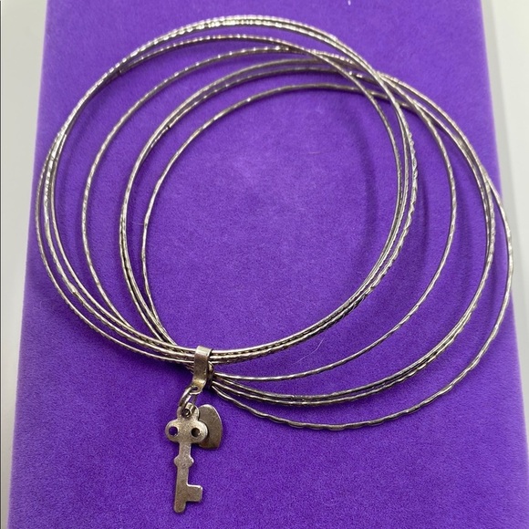 💛 Silver Charm Bangle Bracelet - Picture 3 of 4